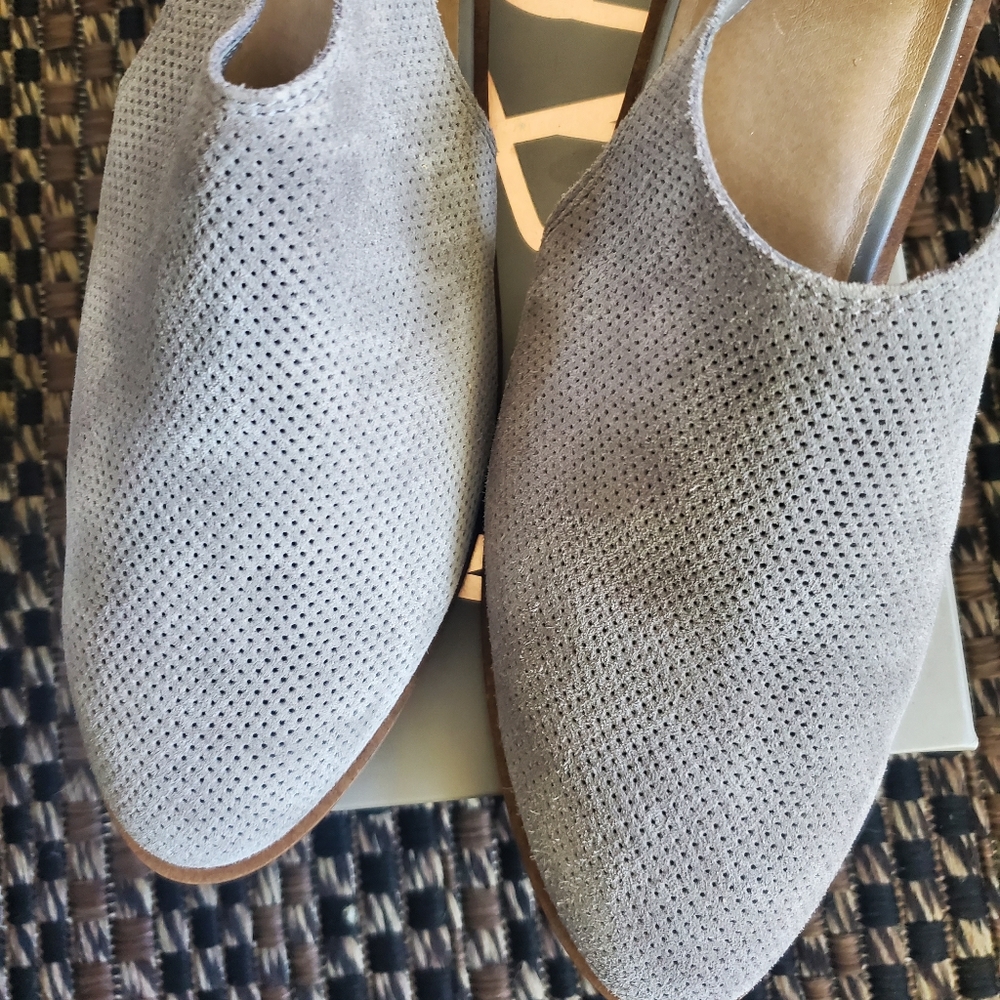Shoes - Picture 3 of 6